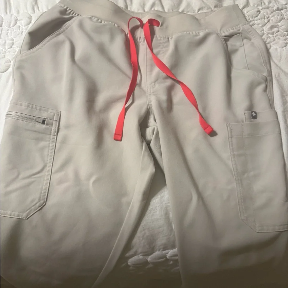 Figs Bone Scrub Pants women. Size medium petite. - Picture 3 of 3